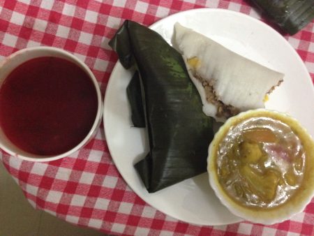 バナナの皮に包まれたご飯