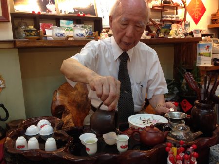 峰圃茶荘のオーナー