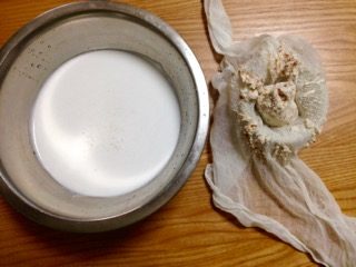 アーモンドミルク