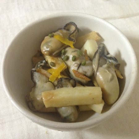 牡蠣と山芋の山椒炒め
