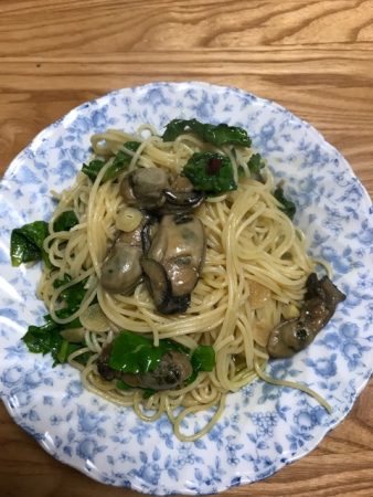 牡蠣のオイル漬け　パスタ