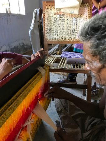 南インドの機織り職人