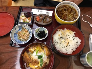 寒川神社　ランチ